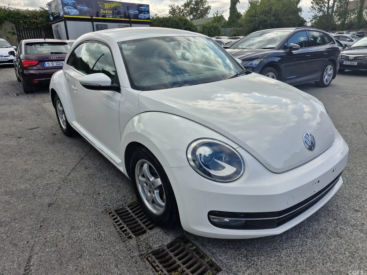 Volkswagen Beetle Hatchback, Petrol, 2013, White