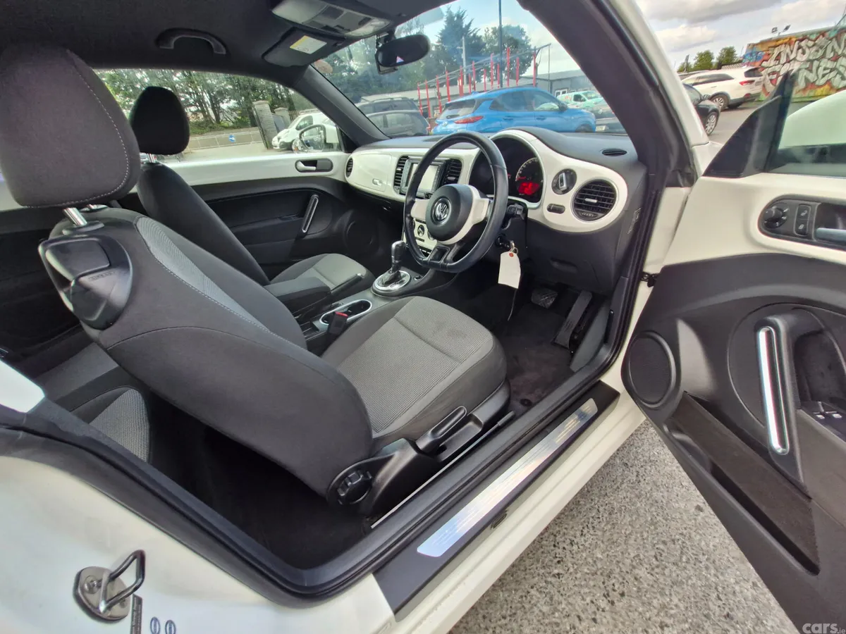 Volkswagen Beetle Hatchback, Petrol, 2013, White