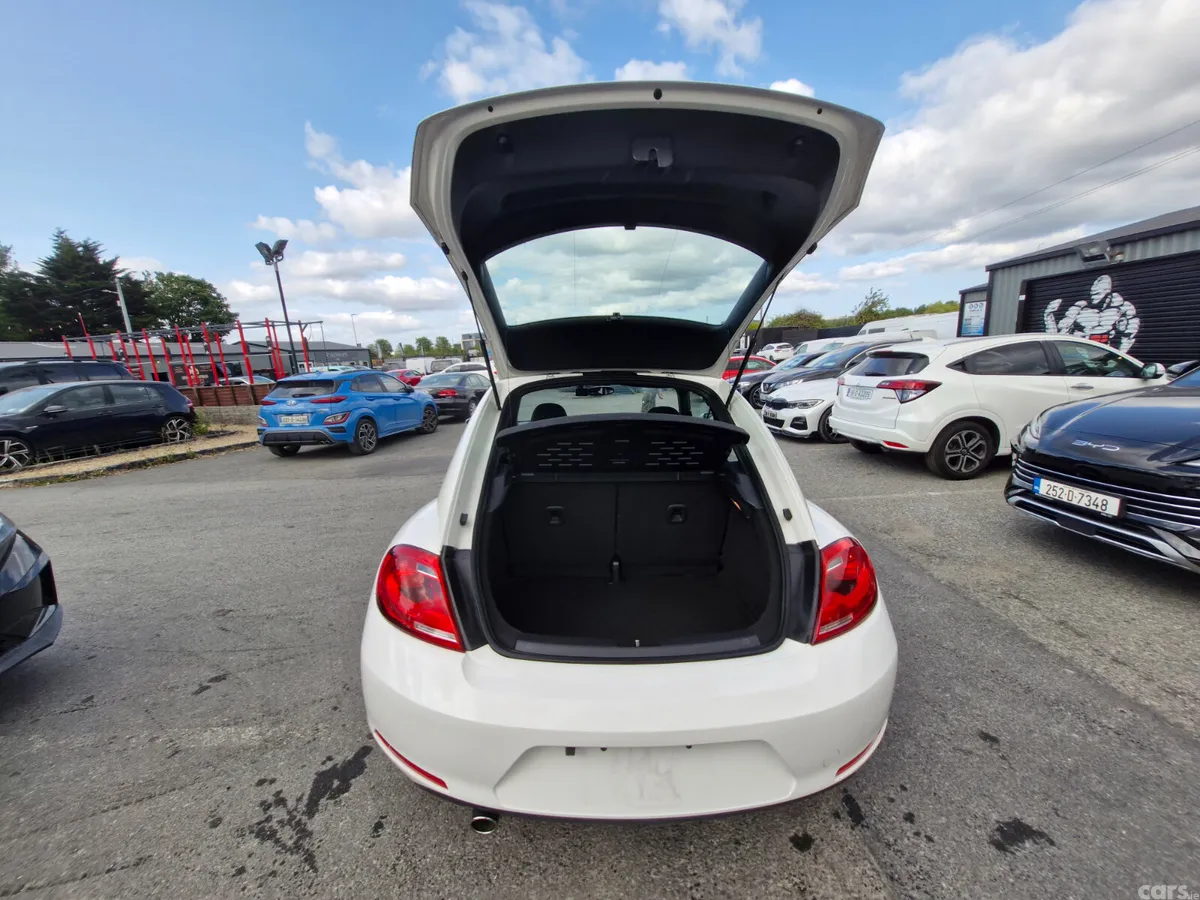Volkswagen Beetle Hatchback, Petrol, 2013, White