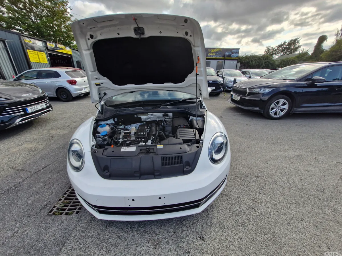 Volkswagen Beetle Hatchback, Petrol, 2013, White
