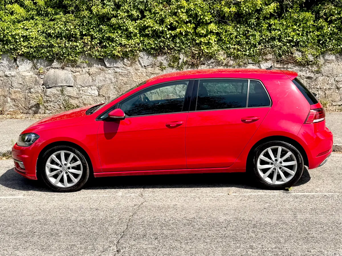 Volkswagen Golf Estate, Petrol, 2018, Red