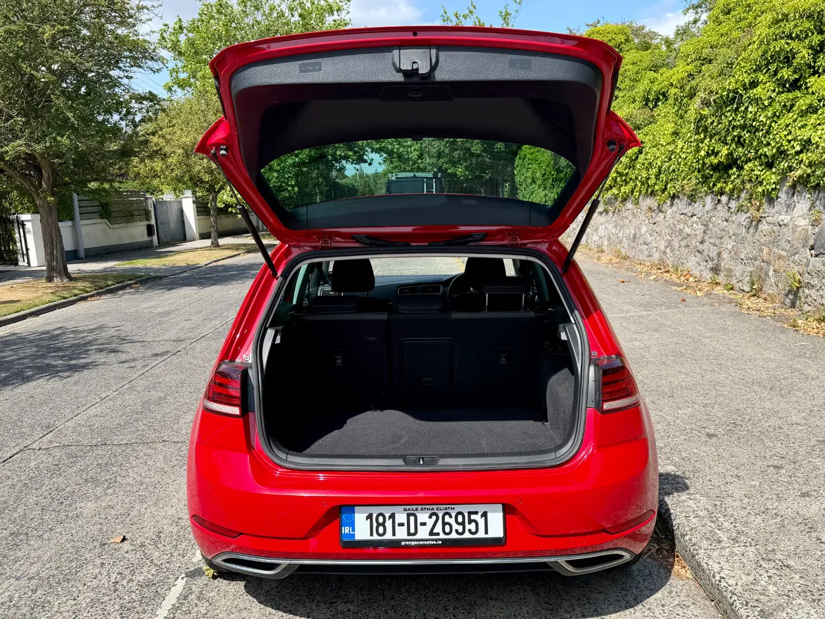 Volkswagen Golf Estate, Petrol, 2018, Red