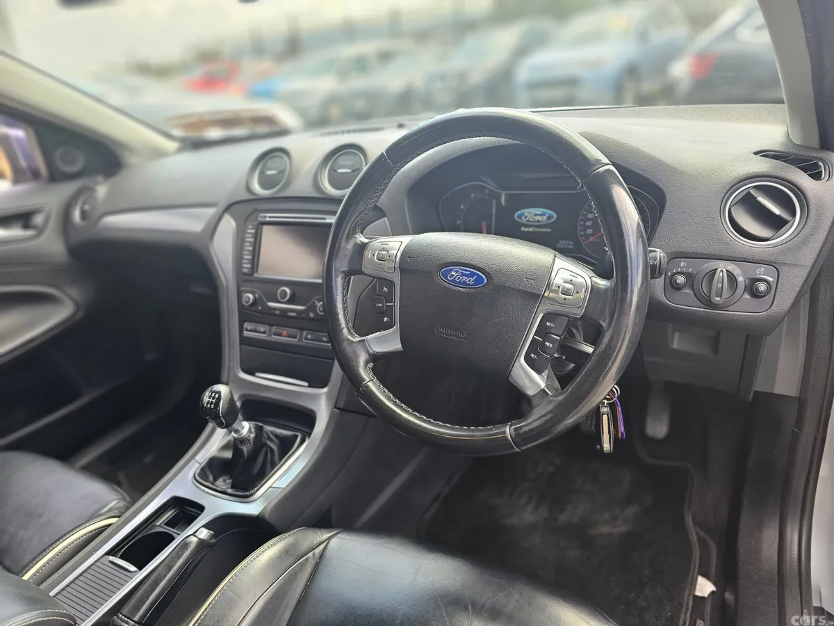 Ford Mondeo Hatchback, Diesel, 2014, Grey