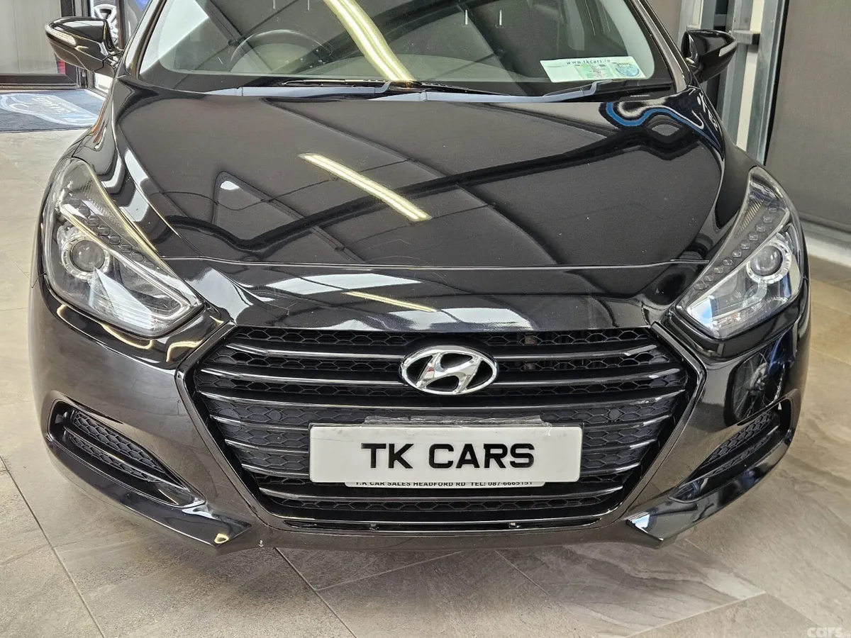 Hyundai i40 Saloon, Diesel, 2017, Black