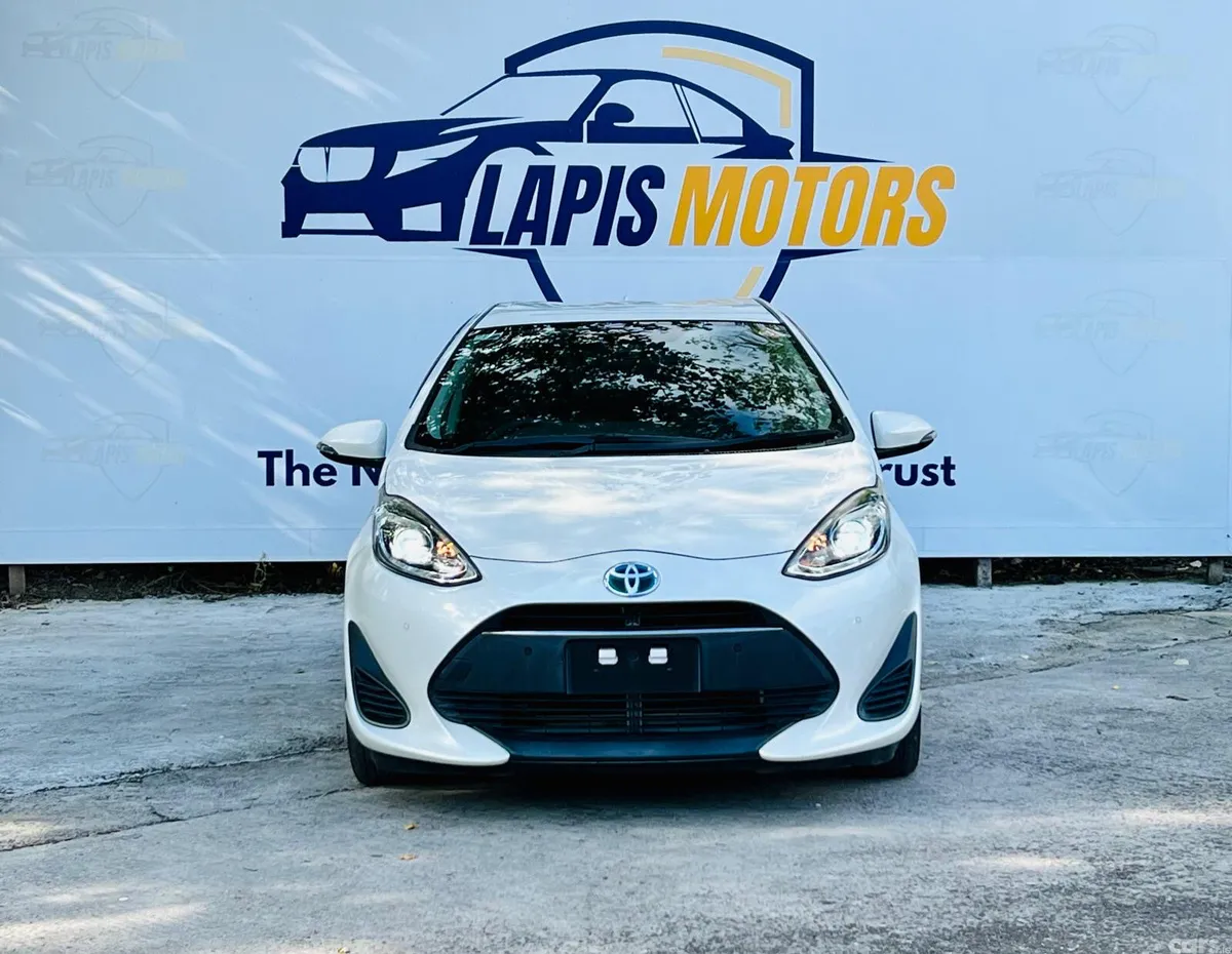 Toyota Aqua Hatchback, Petrol Hybrid, 2018, White