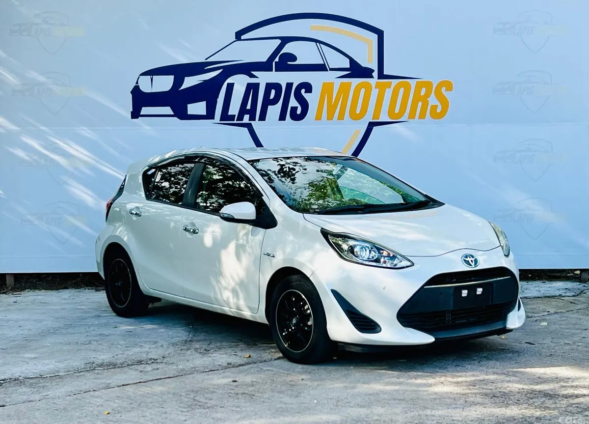 Toyota Aqua Hatchback, Petrol Hybrid, 2018, White
