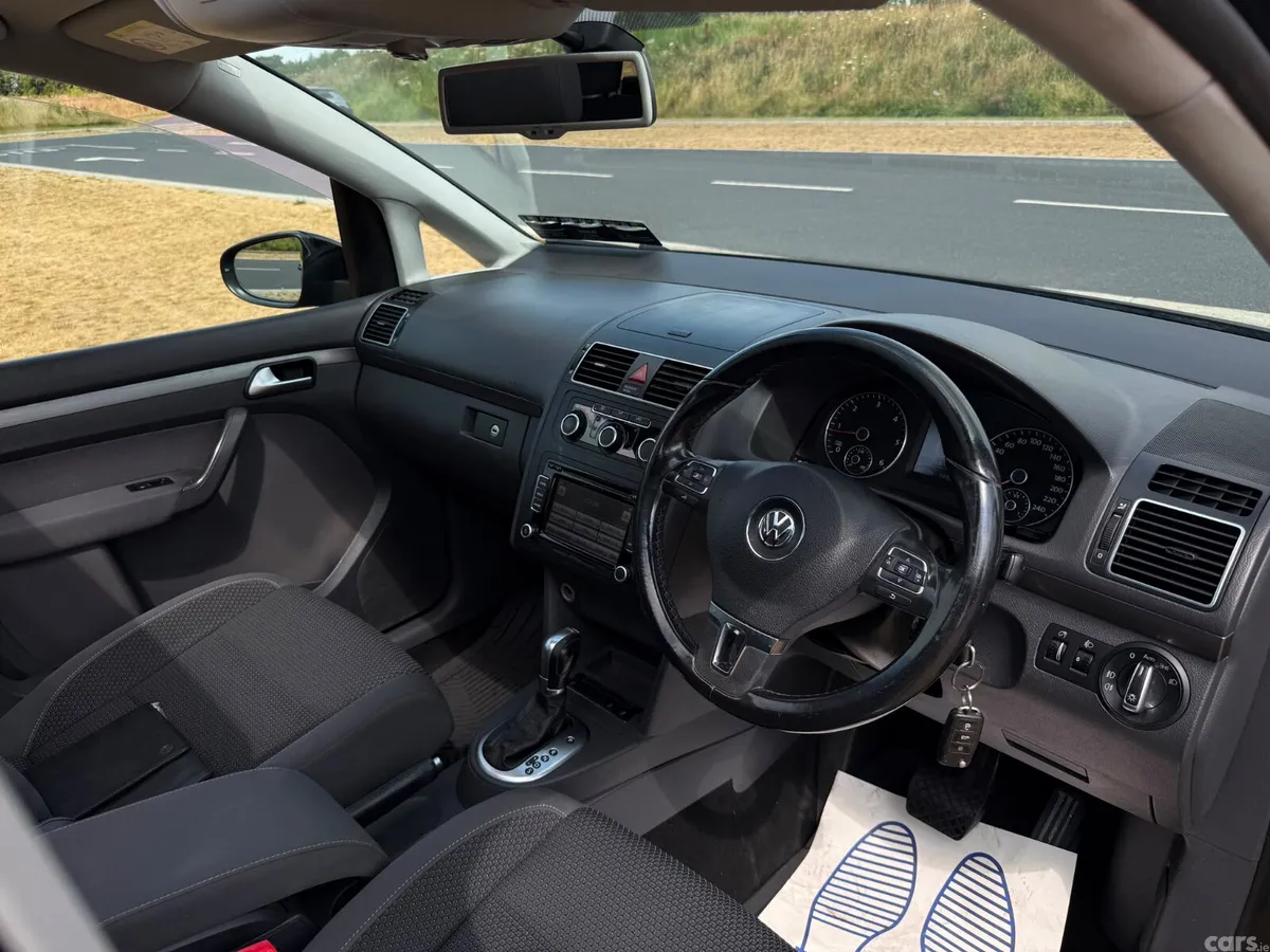 Volkswagen Touran MPV, Diesel, 2015, Black