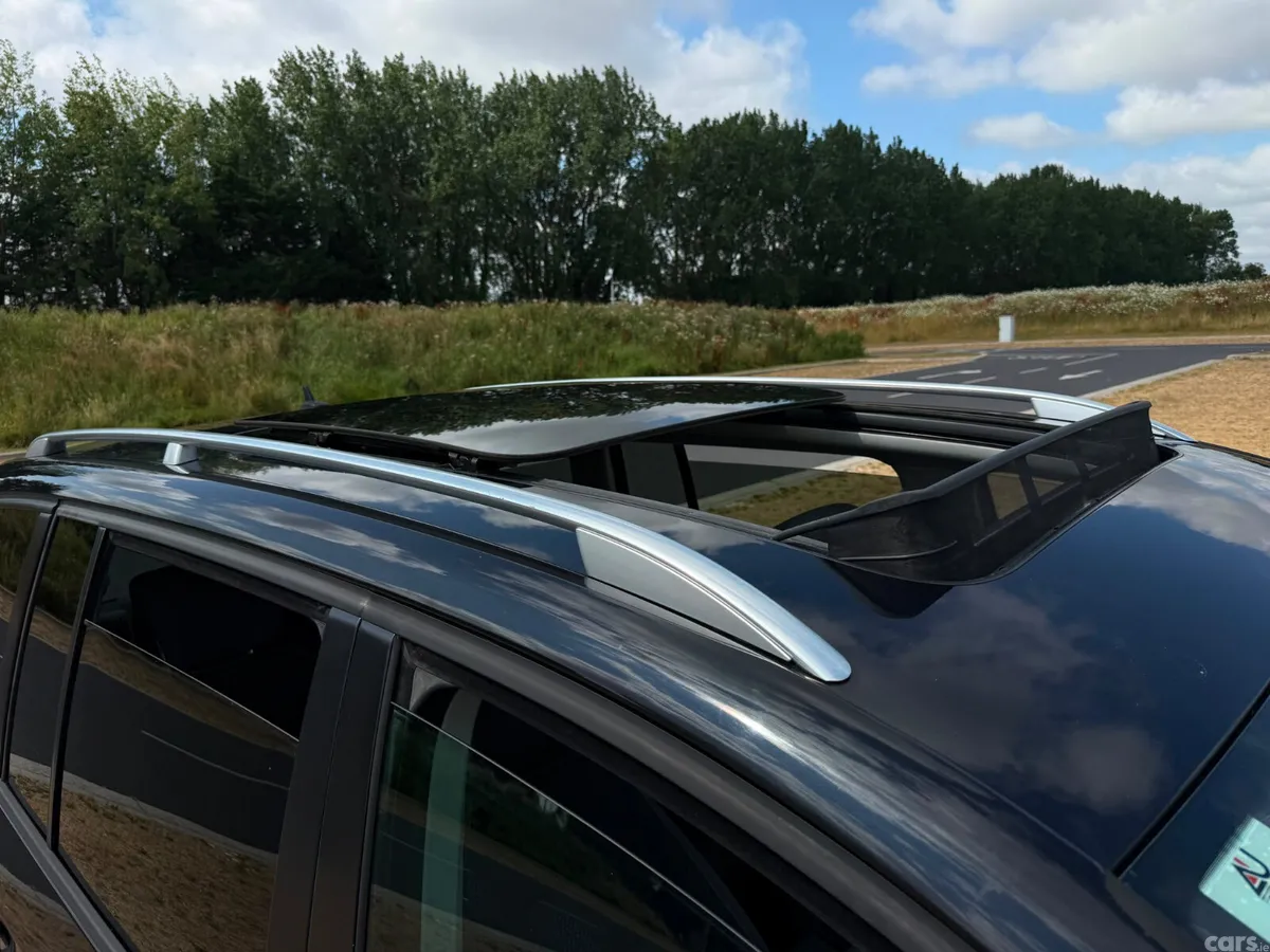 Volkswagen Touran MPV, Diesel, 2015, Black