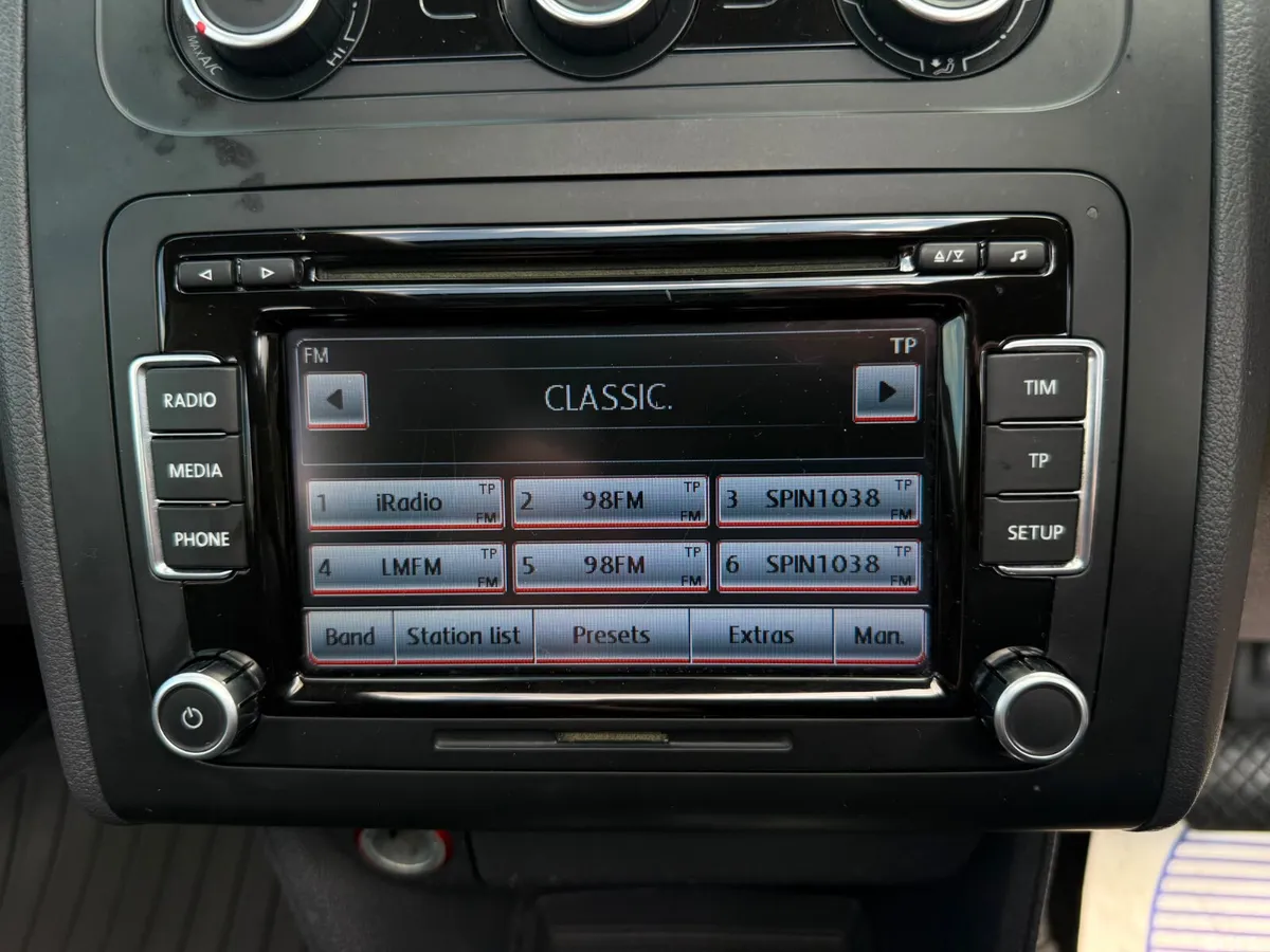 Volkswagen Touran MPV, Diesel, 2015, Black