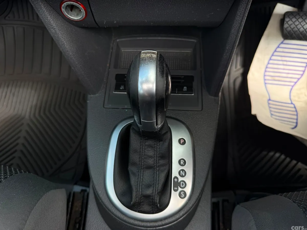 Volkswagen Touran MPV, Diesel, 2015, Black
