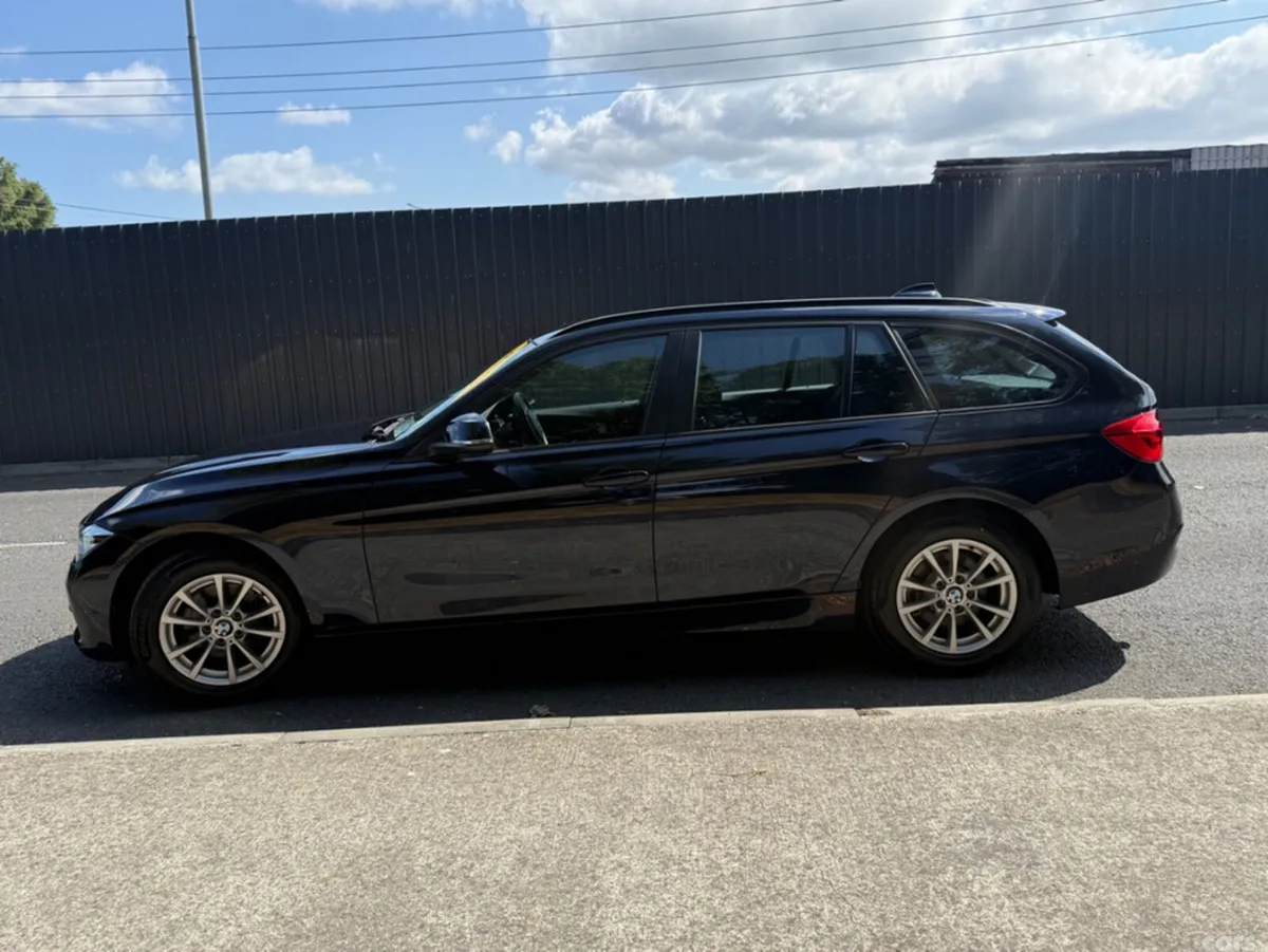 BMW 3-Series Estate, Petrol, 2017, Blue