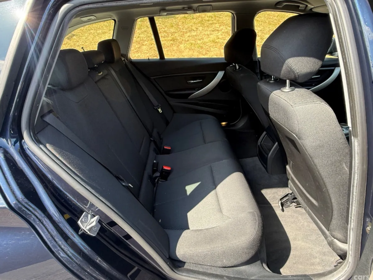 BMW 3-Series Estate, Petrol, 2017, Blue