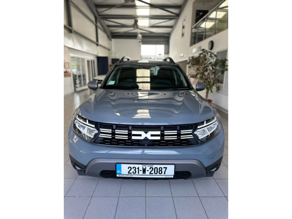 Dacia Duster MPV, Petrol, 2023, Grey
