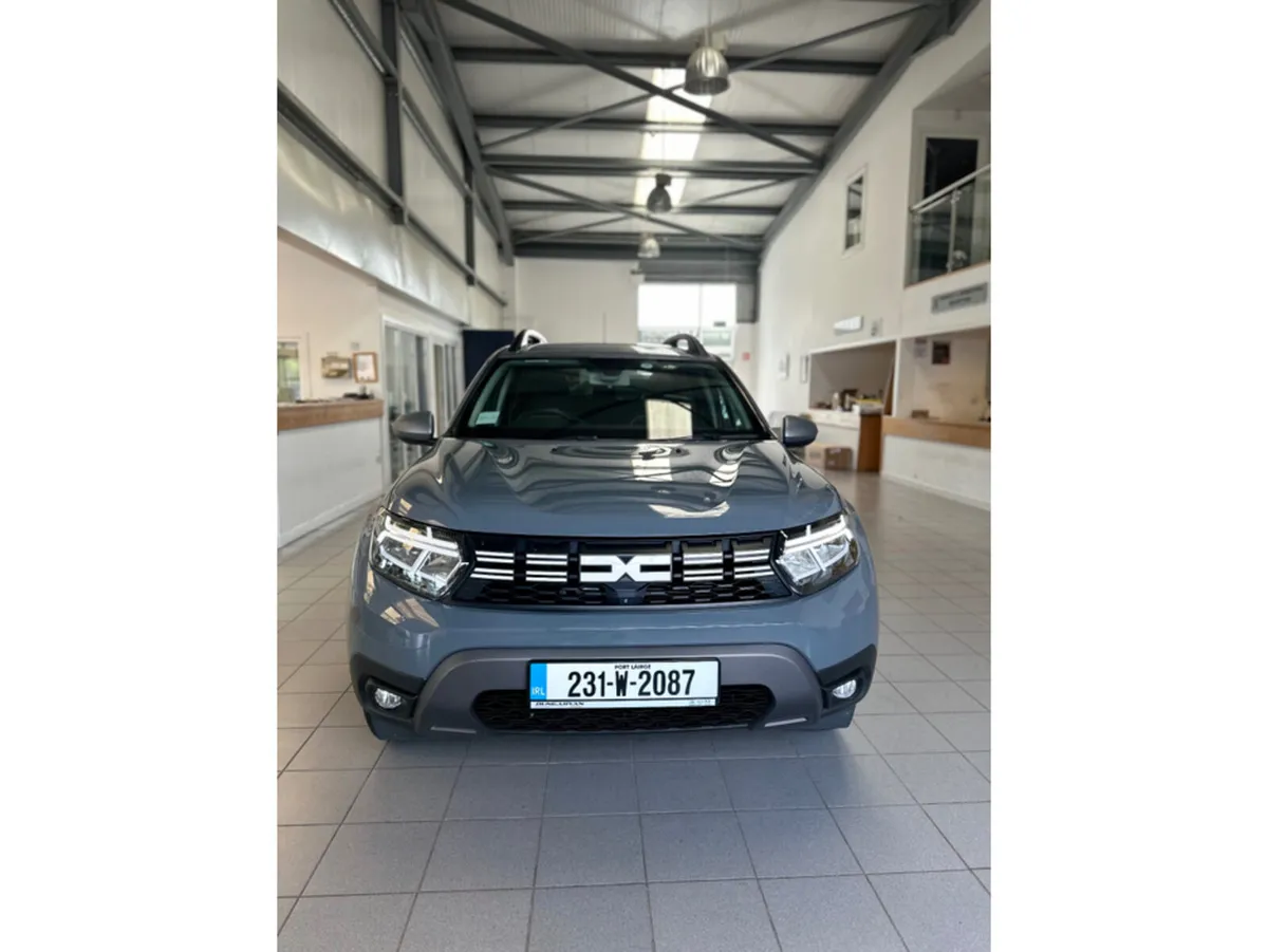 Dacia Duster MPV, Petrol, 2023, Grey
