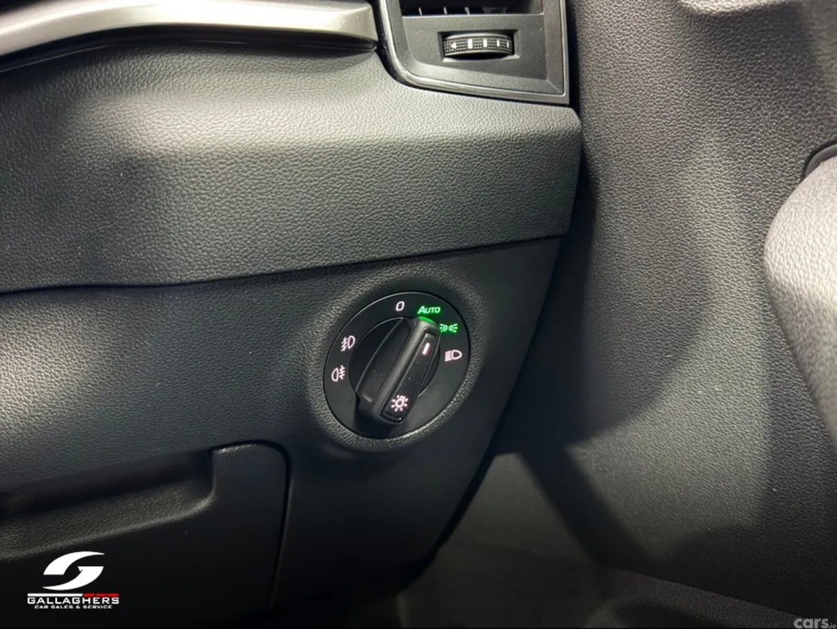 Skoda Karoq SUV, Diesel, 2023, Silver