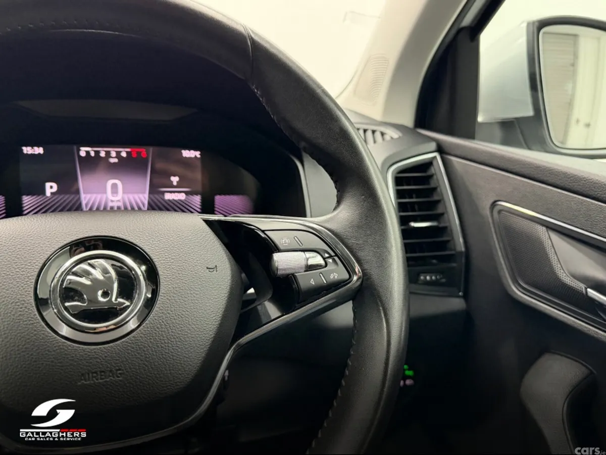 Skoda Karoq SUV, Diesel, 2023, Silver