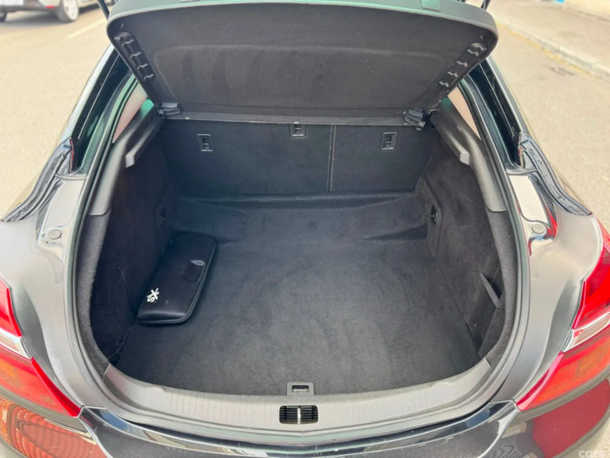 Vauxhall Insignia Hatchback, Diesel, 2015, Black