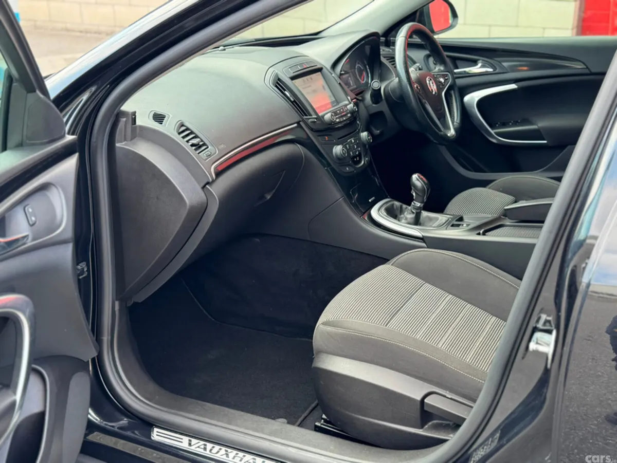 Vauxhall Insignia Hatchback, Diesel, 2015, Black