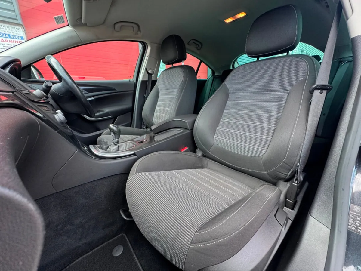 Vauxhall Insignia Hatchback, Diesel, 2015, Black