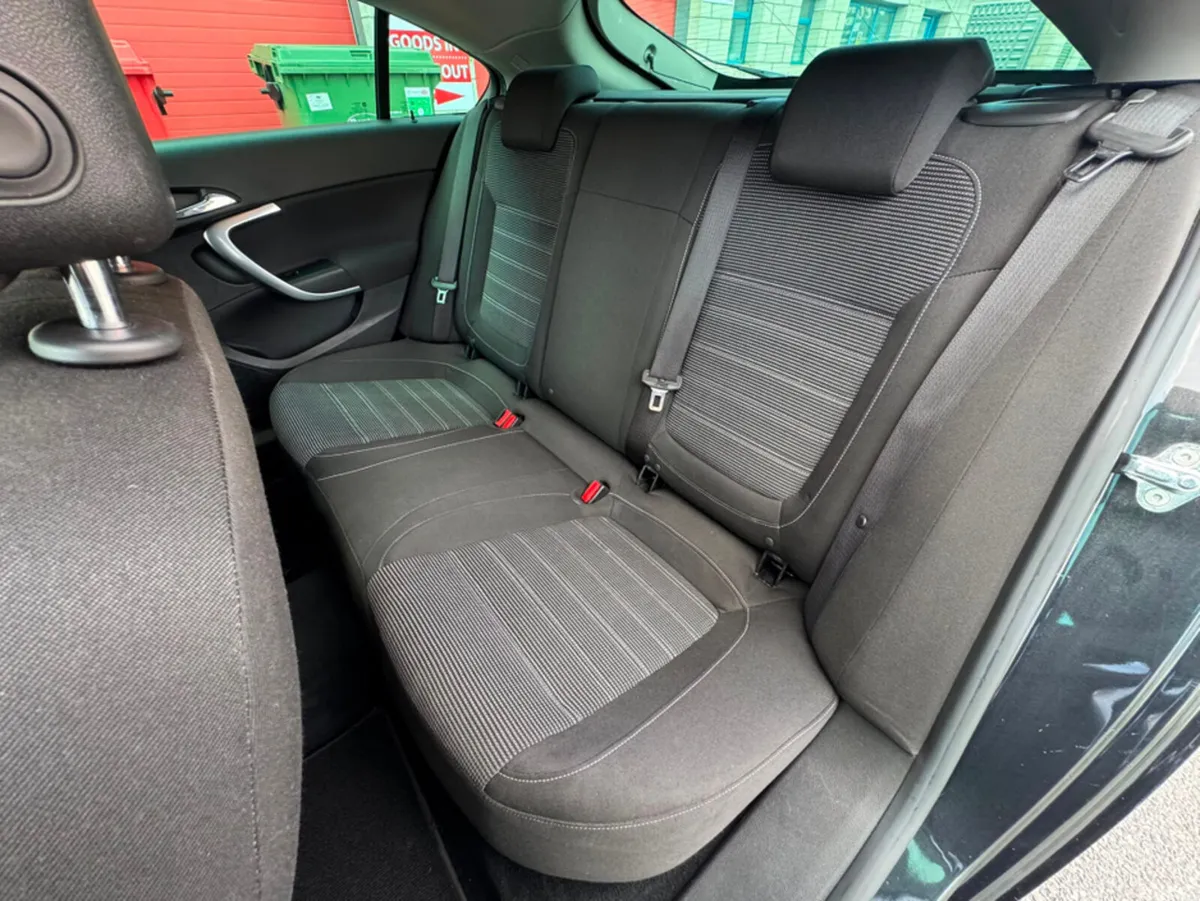 Vauxhall Insignia Hatchback, Diesel, 2015, Black