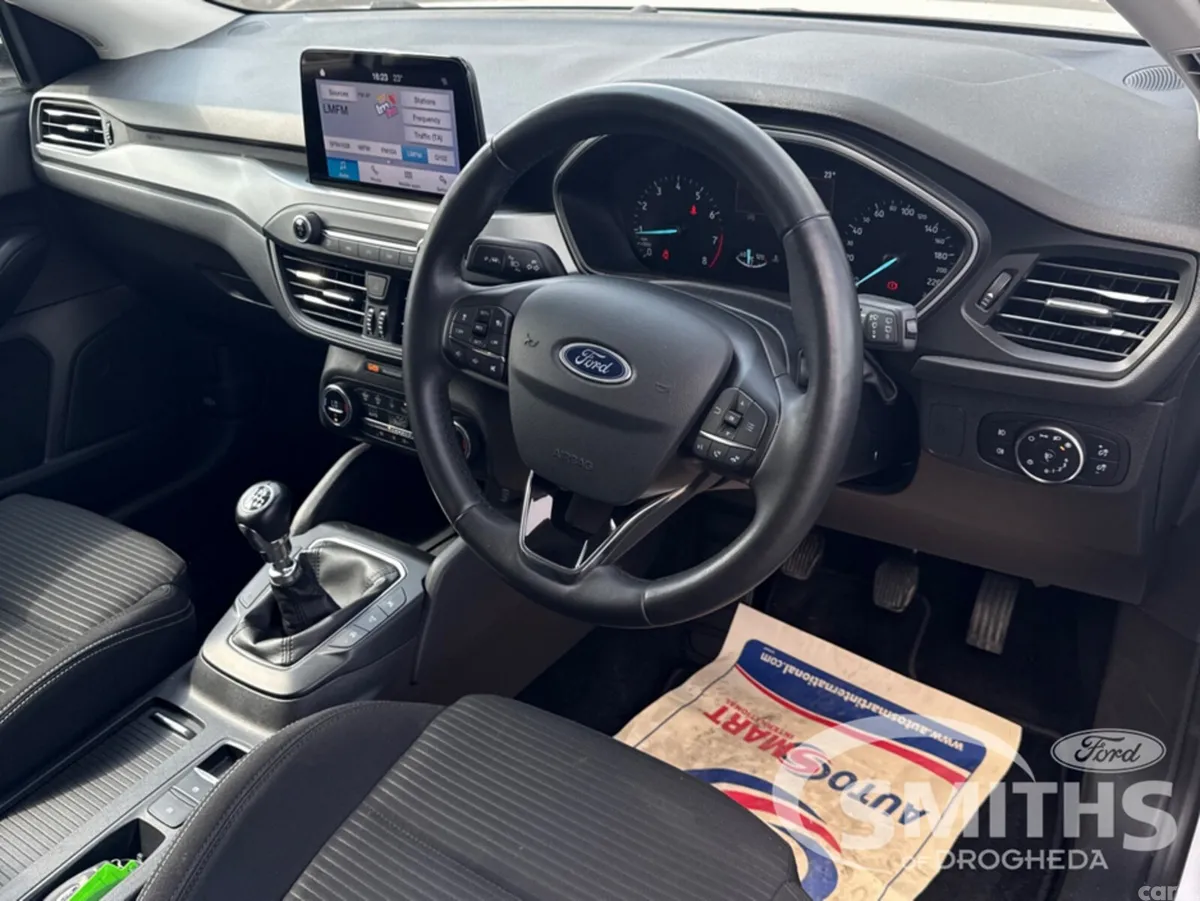 Ford Focus Hatchback, Petrol, 2022, White