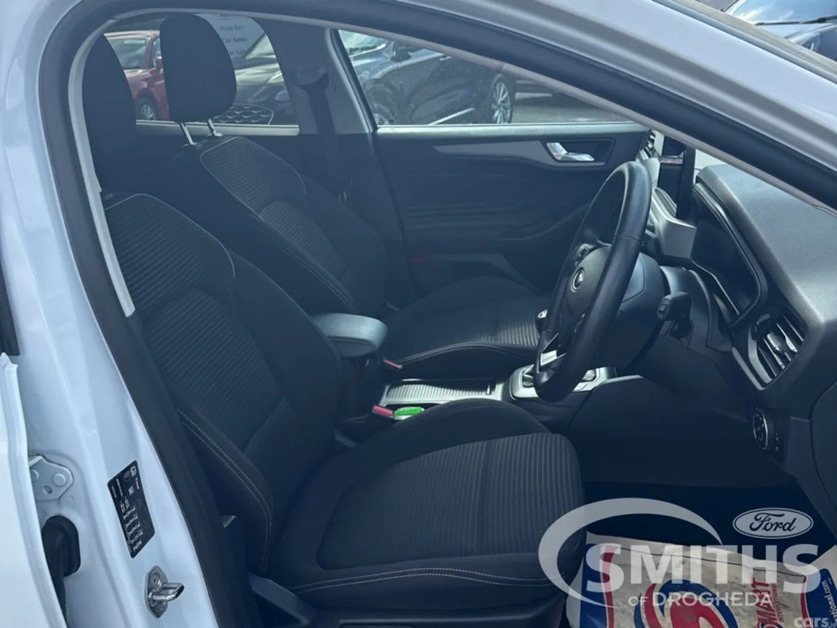 Ford Focus Hatchback, Petrol, 2022, White