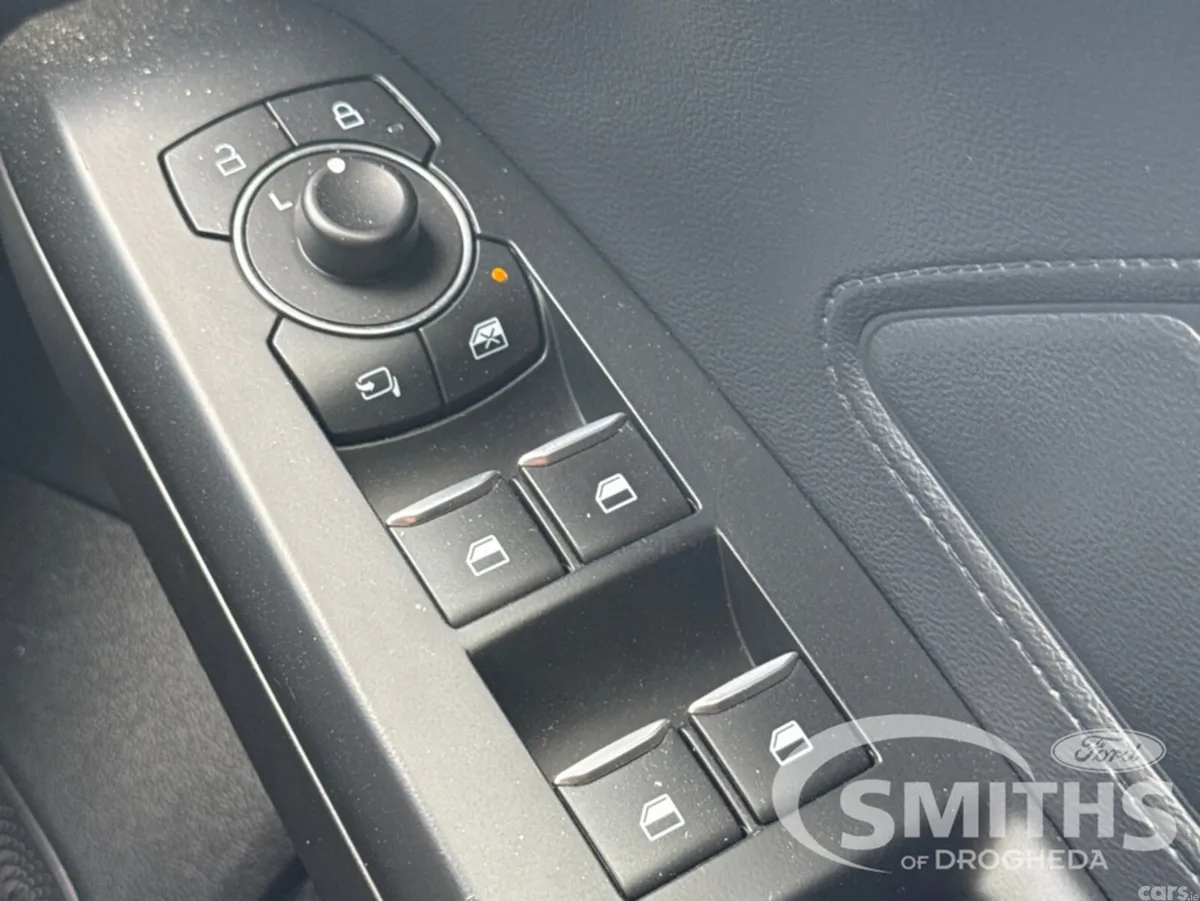 Ford Focus Hatchback, Petrol, 2022, White