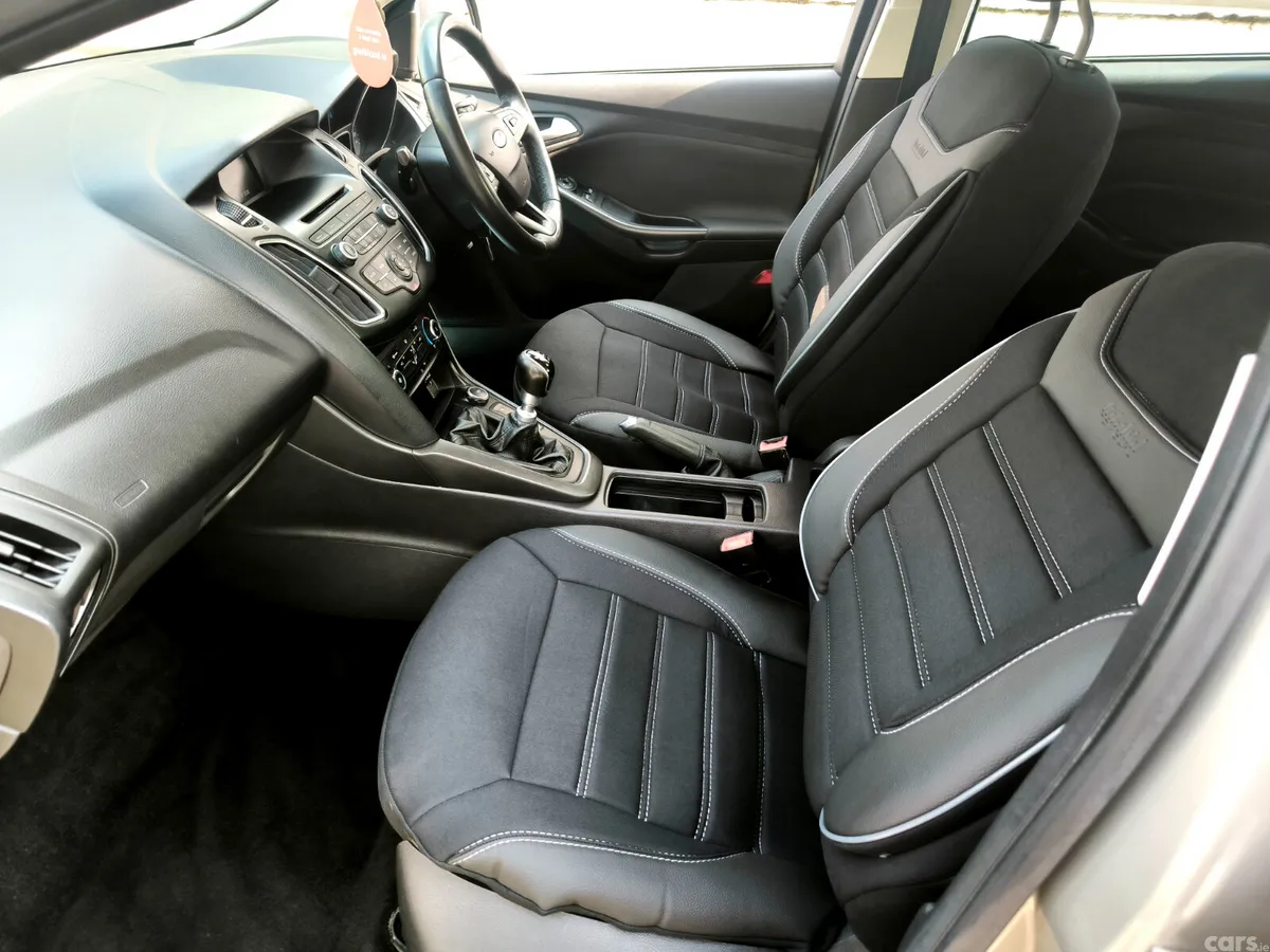 Ford Focus Hatchback, Diesel, 2015, Silver