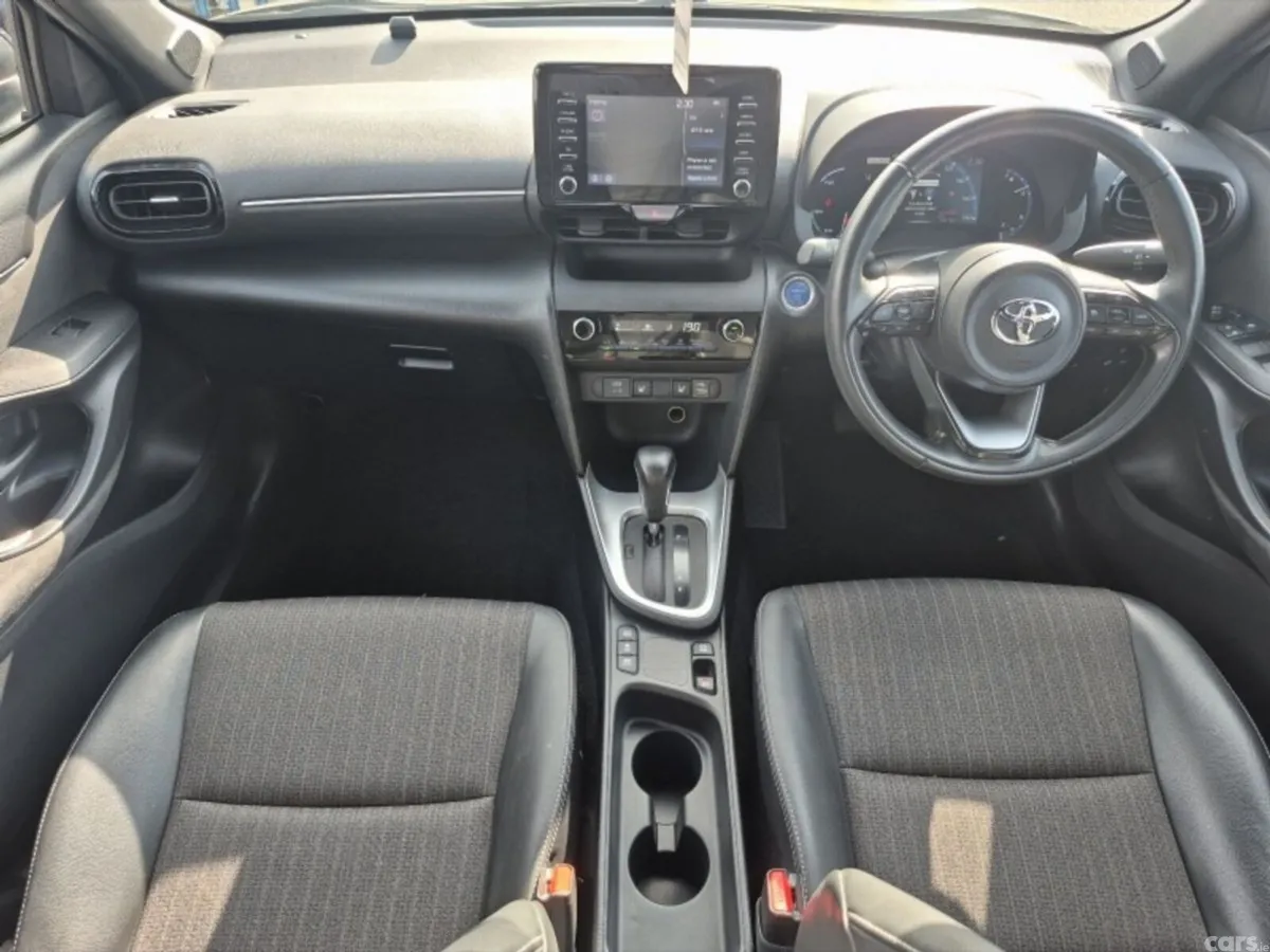 Toyota Yaris Cross SUV, Petrol Hybrid, 2023, Beige