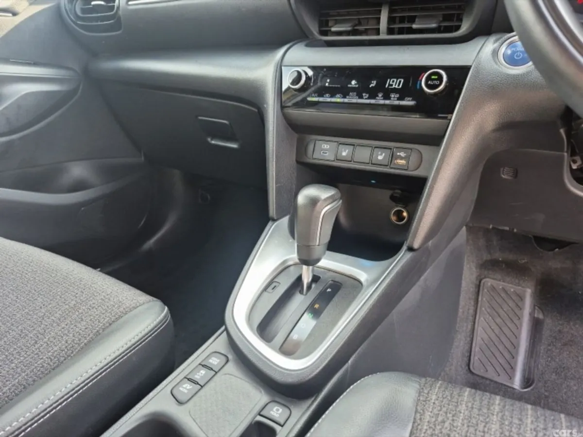 Toyota Yaris Cross SUV, Petrol Hybrid, 2023, Beige