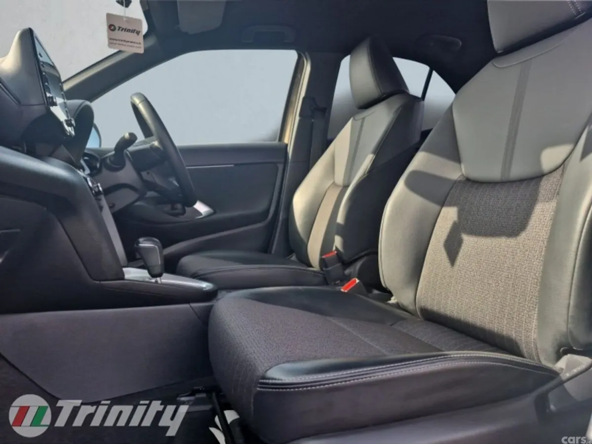 Toyota Yaris Cross SUV, Petrol Hybrid, 2023, Beige