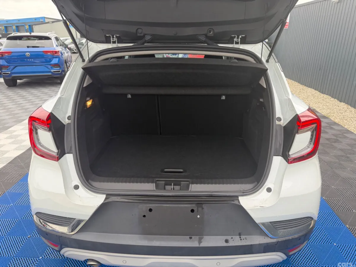 Renault Captur SUV, Petrol, 2021, White