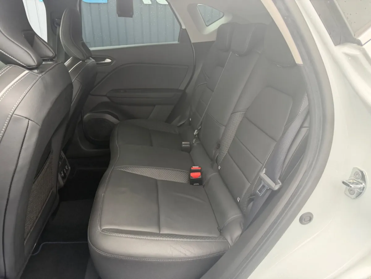 Renault Captur SUV, Petrol, 2021, White