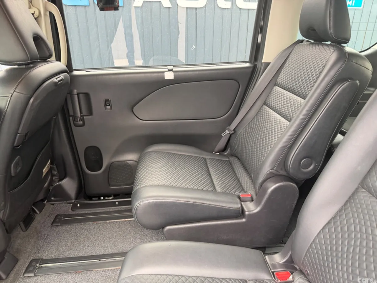 Nissan Serena MPV, Petrol Hybrid, 2021, Black