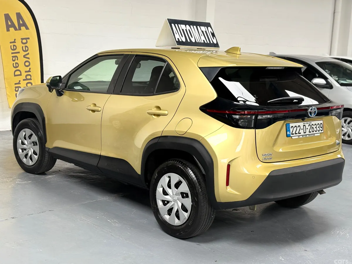 Toyota Yaris Cross Estate, Petrol Hybrid, 2022, Gold