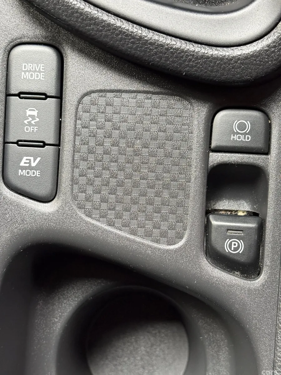 Toyota Yaris Cross Estate, Petrol Hybrid, 2022, Gold