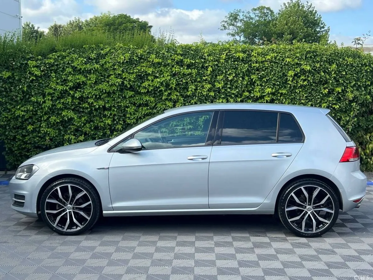 Volkswagen Golf Hatchback, Petrol, 2015, Silver