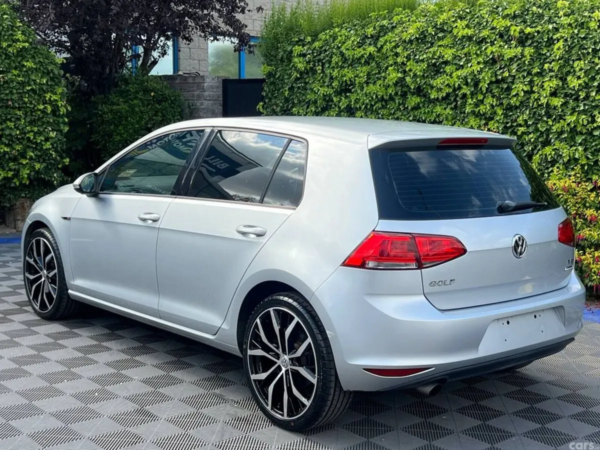 Volkswagen Golf Hatchback, Petrol, 2015, Silver