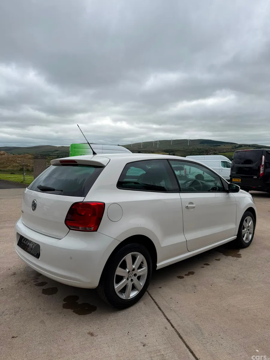 Volkswagen Polo Hatchback, Petrol, 2013, White