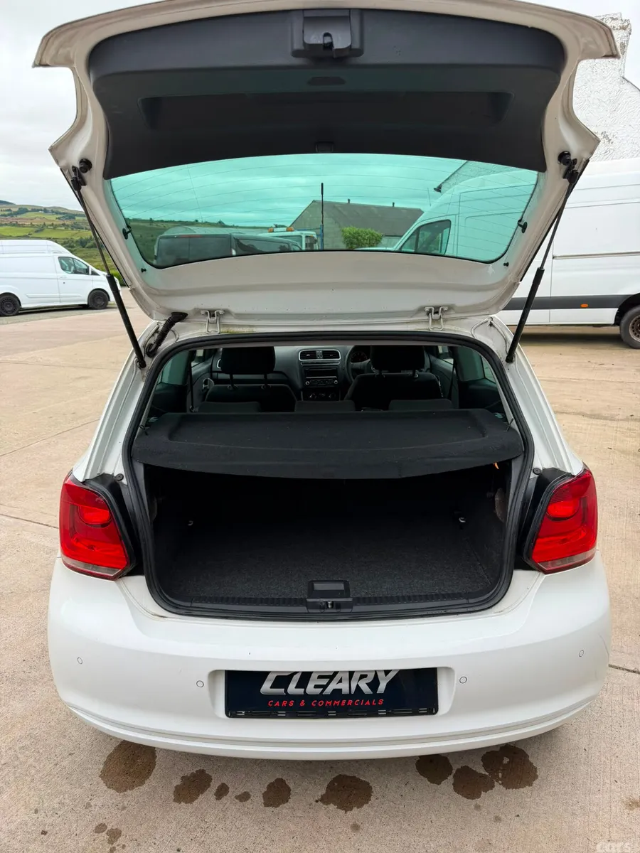 Volkswagen Polo Hatchback, Petrol, 2013, White