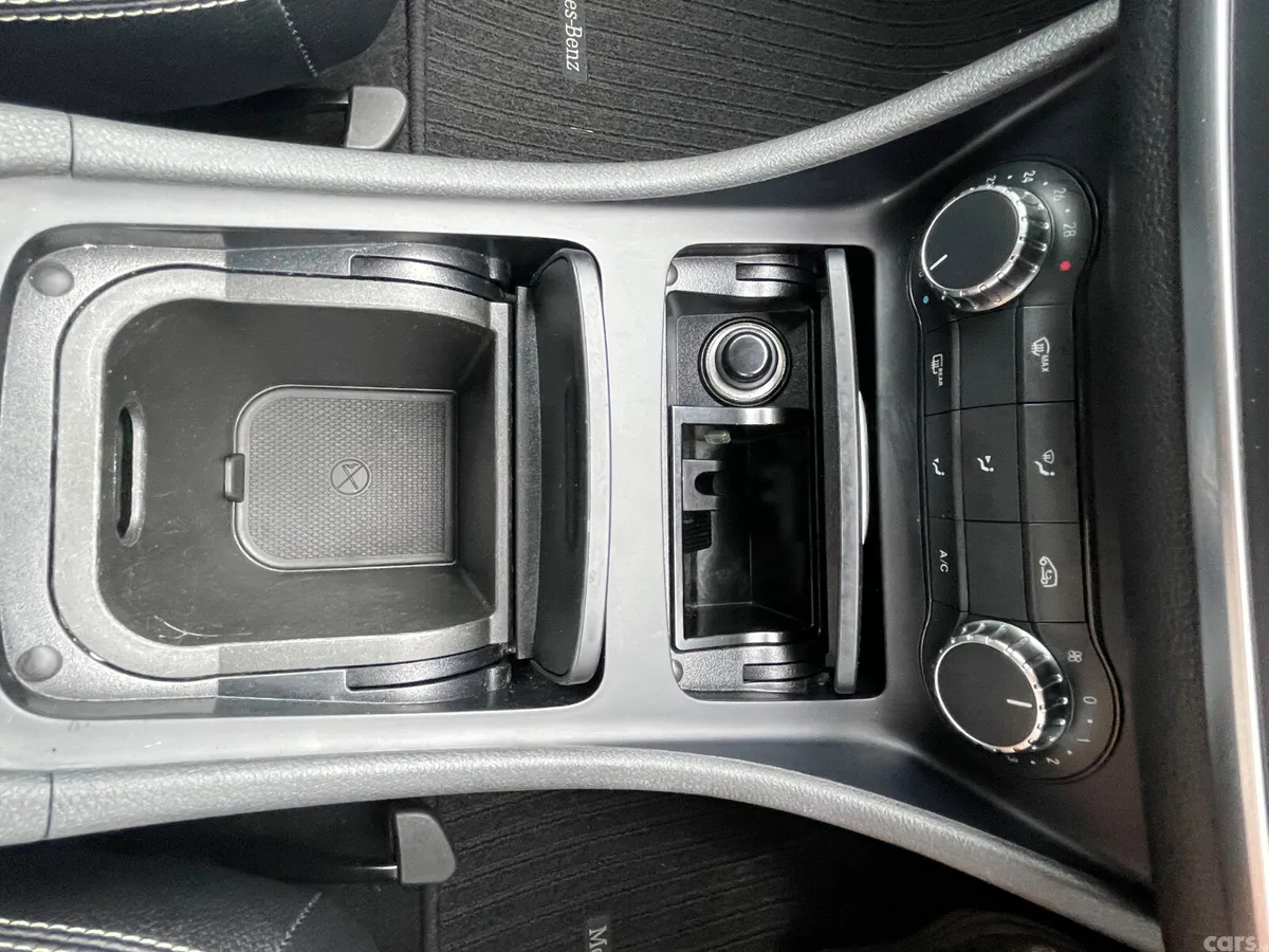Mercedes-Benz GLA SUV, Diesel, 2015, Silver
