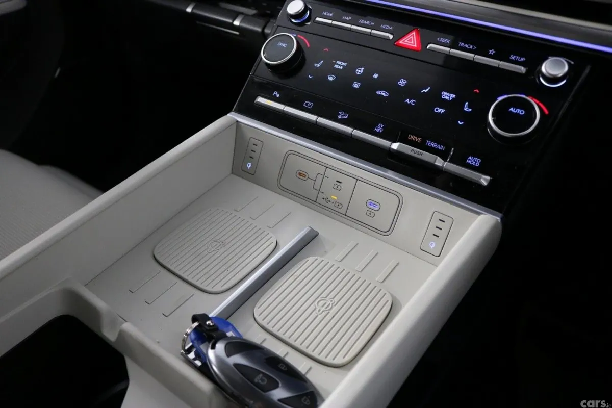 Hyundai Santa Fe SUV, Petrol Plug-in Hybrid, 2025, Grey