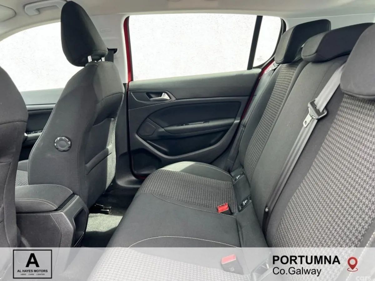 Peugeot 308 Hatchback, Diesel, 2019, Red