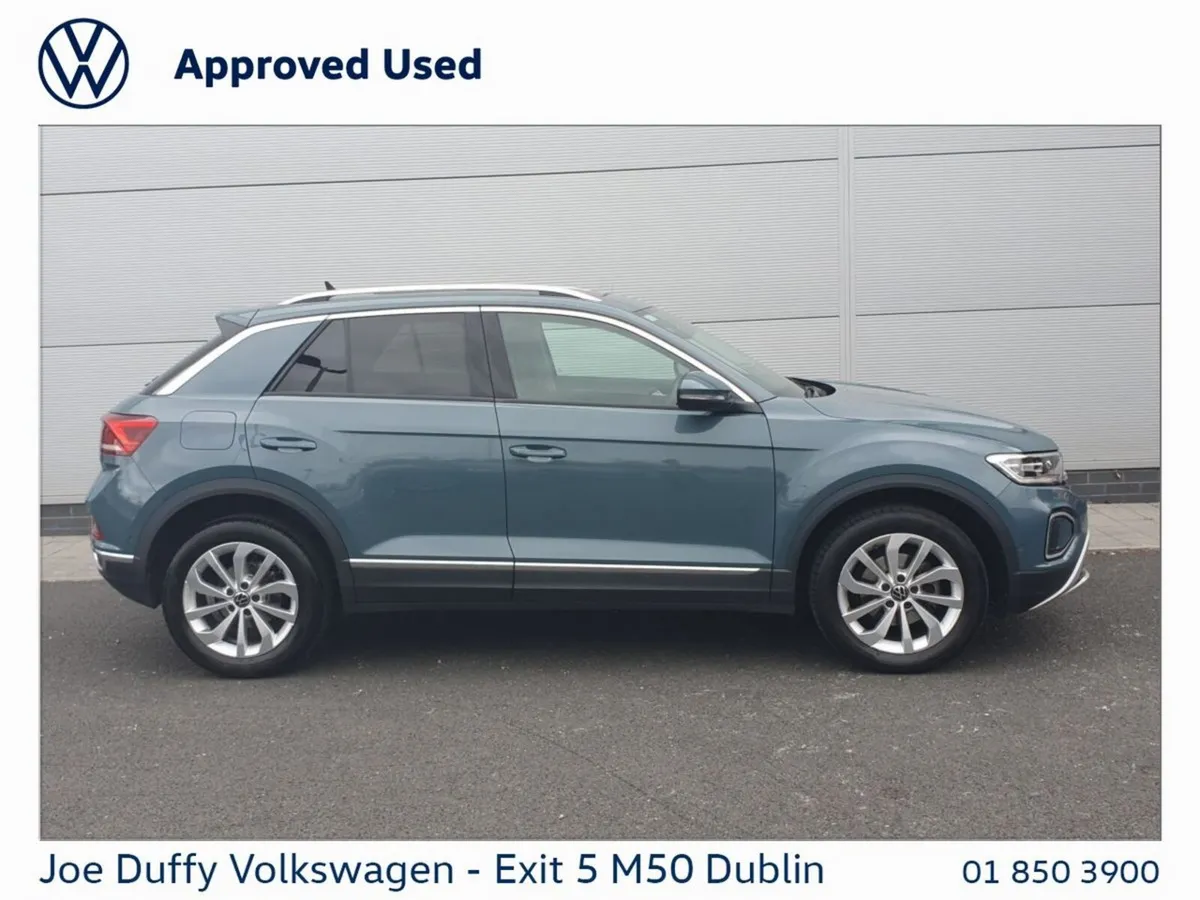 Volkswagen T-Roc SUV, Petrol, 2024, Blue