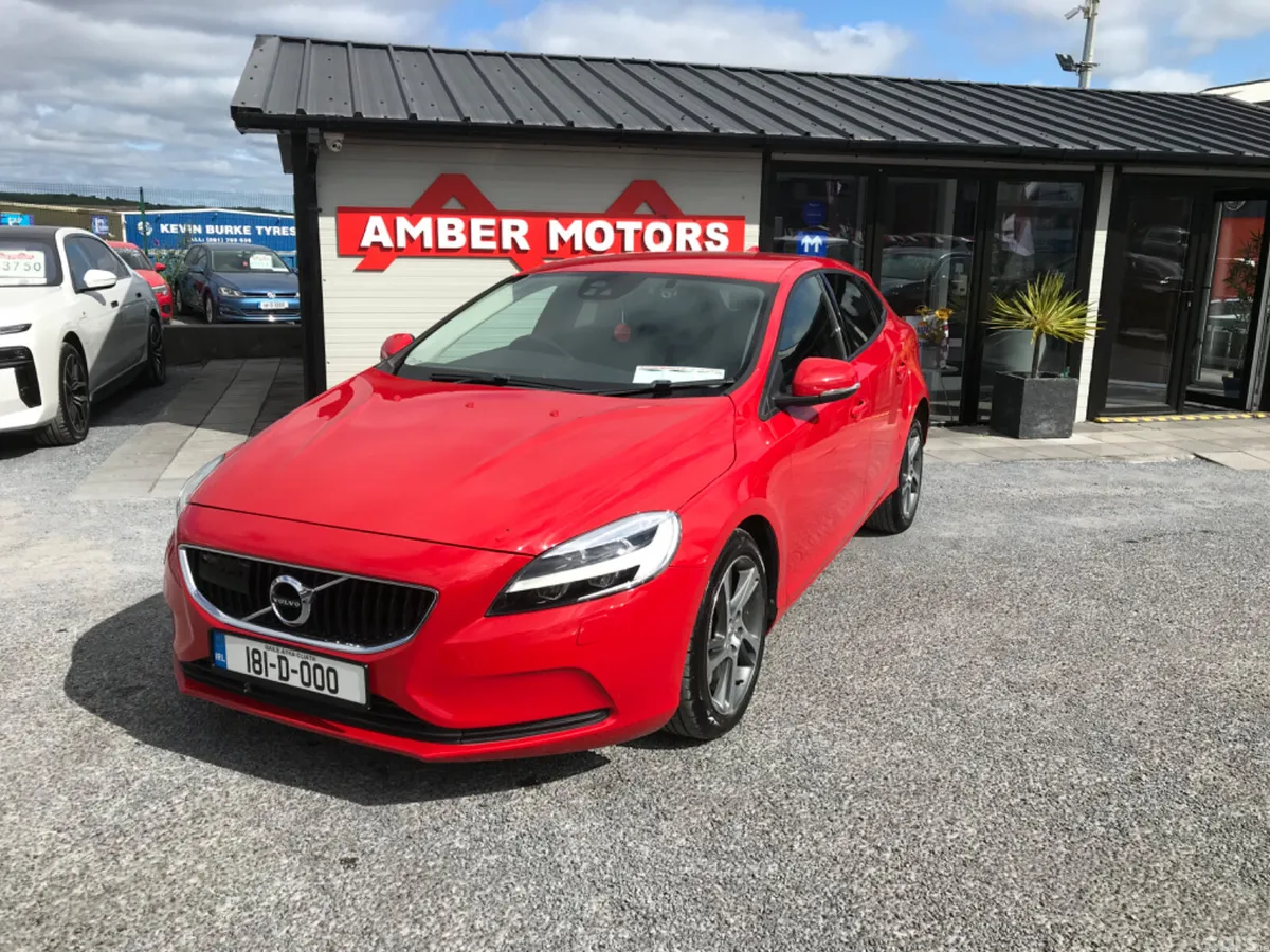Volvo V40 Hatchback, Diesel, 2018, Red