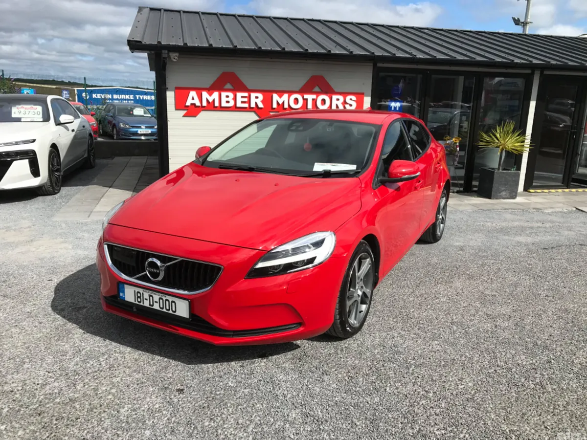 Volvo V40 Hatchback, Diesel, 2018, Red