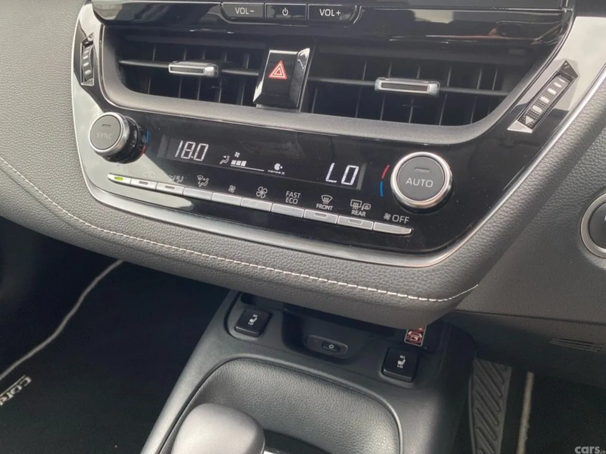 Toyota Corolla Saloon, Petrol Hybrid, 2025, Grey