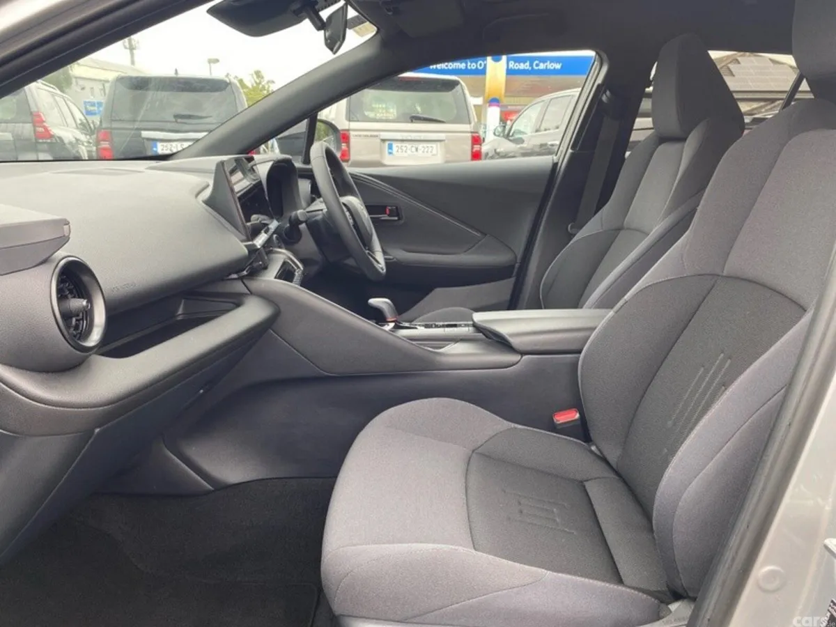 Toyota C-HR SUV, Petrol Hybrid, 2024, Grey