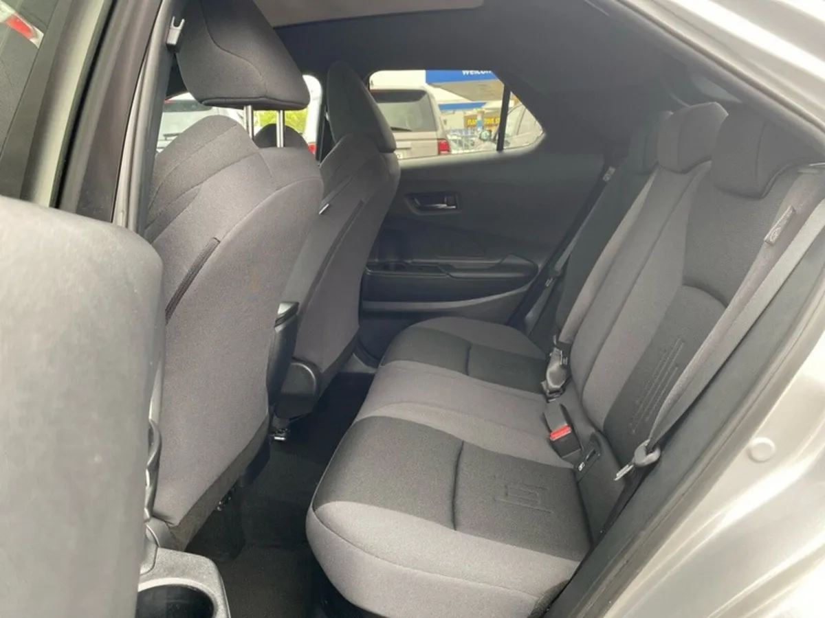 Toyota C-HR SUV, Petrol Hybrid, 2024, Grey