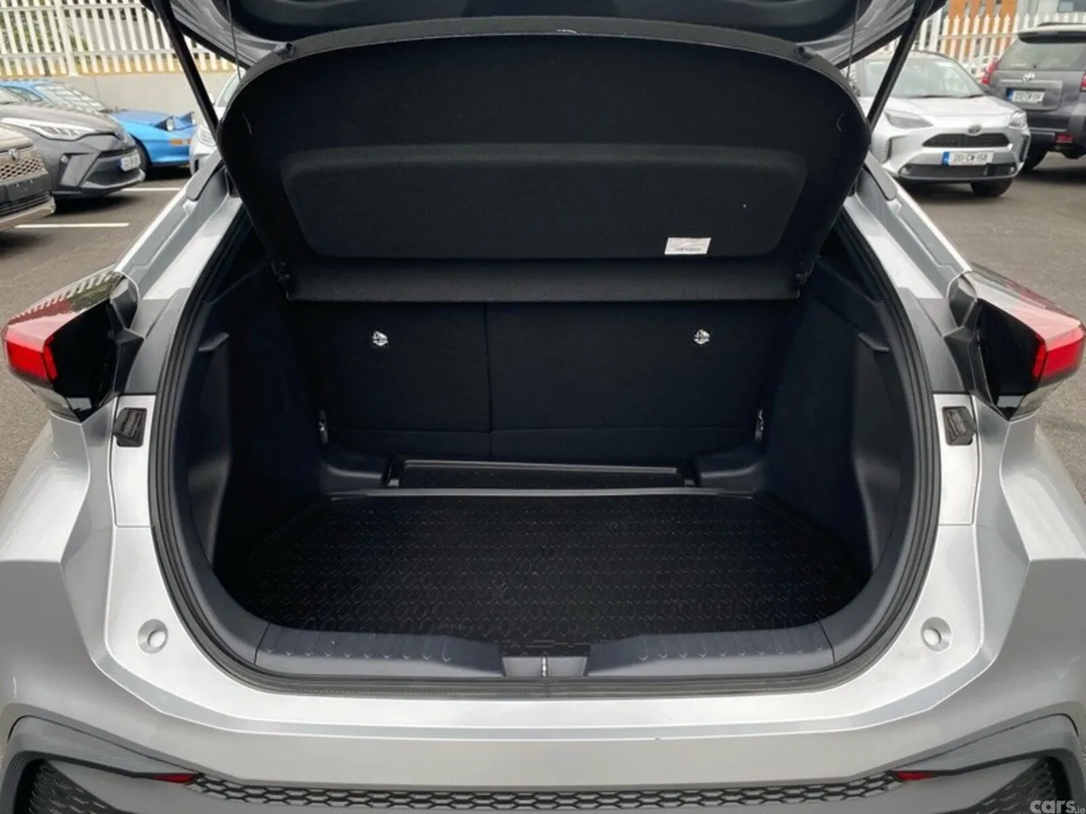 Toyota C-HR SUV, Petrol Hybrid, 2024, Grey